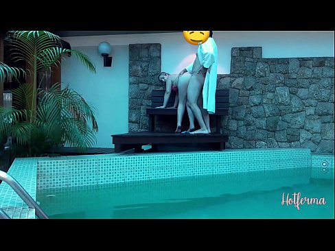 ❤️ Boss xizmatchini hovuzga taklif qiladi, lekin issiqqa qarshi tura olmadi ❤❌ Anal video bizda uz.pornjk.ru ❤